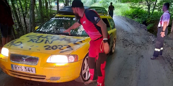 turisti blocati in munti foto salvamont jpeg