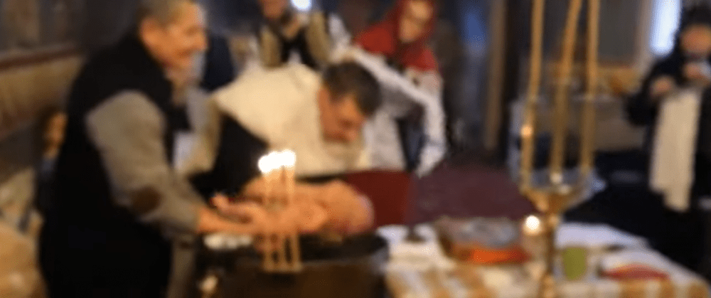 Cazul bebelușului din Suceava mort după ce a fost botezat revine în prim-plan: INML reface expertiza