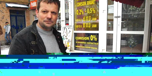 Remus Achim cumpără artificii din nostalgie pentru perioada copilăriei