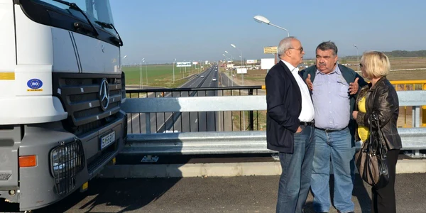 Oficialii de la CJ și Prefectura Prahova au fost la testele de încărcare. Foto CJ Prahova