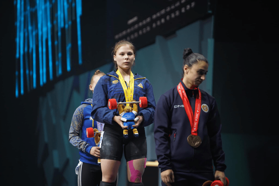 Haltere: Andreea Cotruţa a cucerit trei medalii de aur la Europenele de la Erevan