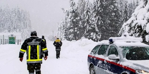 Poliţie Austria iarnă FOTO EPA-EFE / Michael Gruber