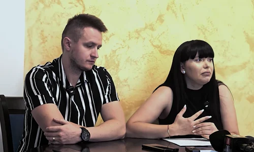 O familie din Bocșa, județul Caraș-Severin, și-a pierdut fetița la o zi după naștere. Familia acuza malpraxis foto captura video FB