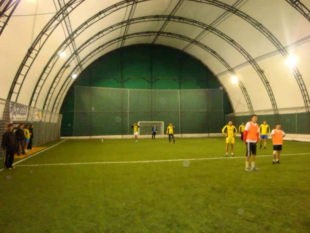 Terenul de minifotbal de la Onești va putea gazdui meciuri din campionatul național