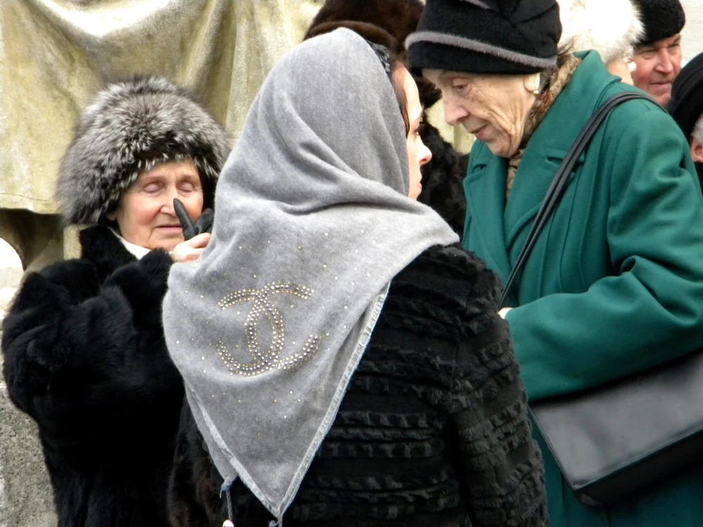 O basma Chanel nu a putut trece neobservată. FOTO: Dana Mihai