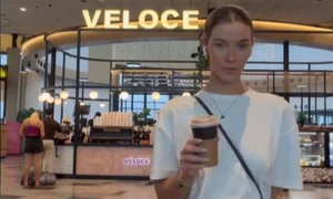 brittany hockley cafea aeroport instagram jpg