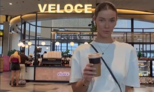 brittany hockley cafea aeroport instagram jpg