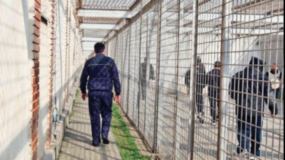 Alertă la graniță! Un deținut periculos a evadat din Penitenciarul Giurgiu