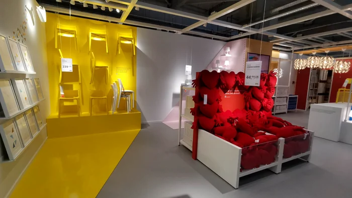 Scaunele de la IKEA au mare căutare FOTO Ștefan Both