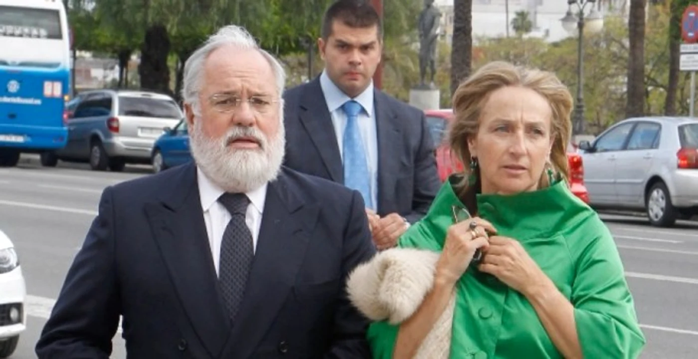 Micaela Domecq Solis-Beaumon ;i so'ul ei, Miguel Srias Canete, comisar european