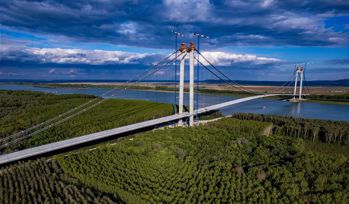 Podul suspendat peste Dunăre de la Brăila FOTO: Radu Aramă