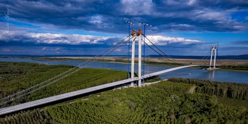 Podul suspendat peste Dunăre, de la Brăila FOTO: Radu Aramă 