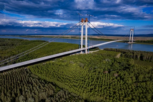 Podul suspendat peste Dunăre, de la Brăila FOTO: Radu Aramă 