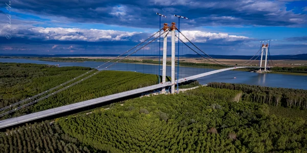 Podul suspendat peste Dunăre, de la Brăila FOTO: Radu Aramă 