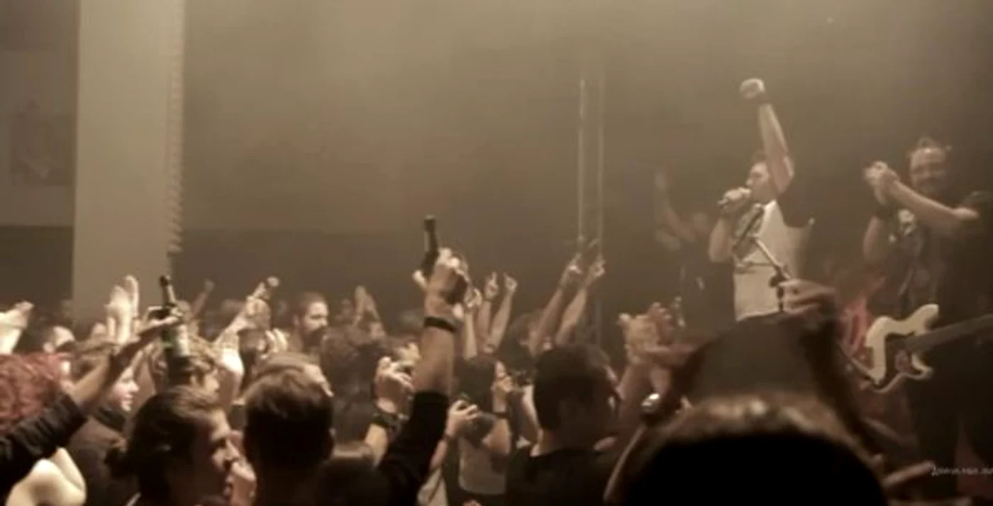 
    Înregistrarea surprinde prima melodie cântată de trupa Goodbye to GravityFoto: Captură Youtube  
