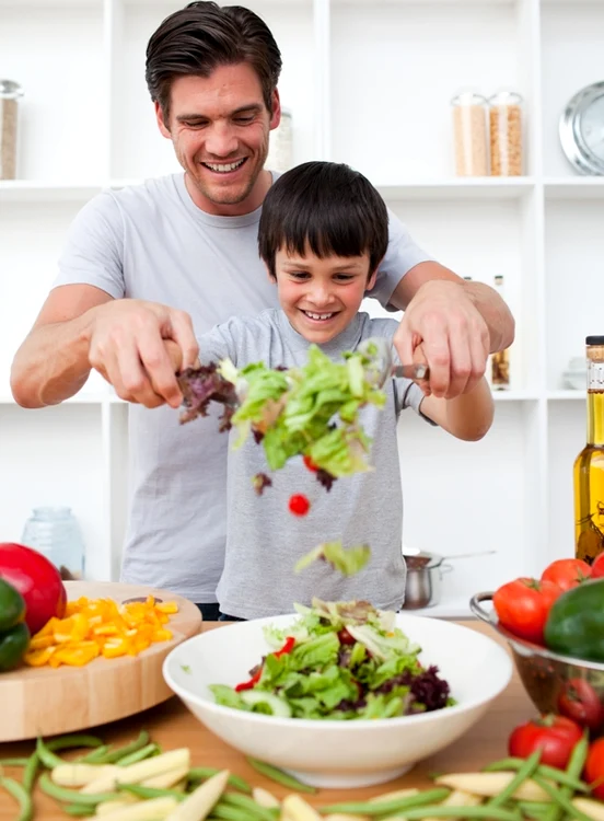 În această perioadă aveţi nevoie de mai mult fier, pe care îl găsiţi în fructe şi legume