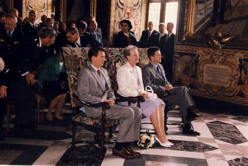 Frederik, Joachim și Regina Margrethe în 1998. FOTO: Profimedia