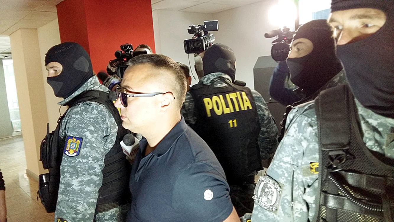 Paul Mânz este cel  care se ocupa de  racolarea minorelor