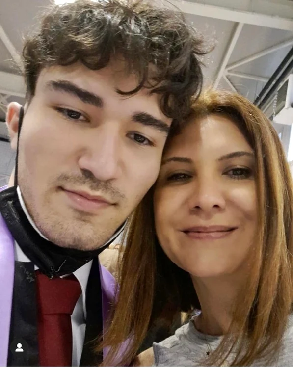 
    Liliana Ștefan și fiul ei, Patrickfoto: arhivă personală  