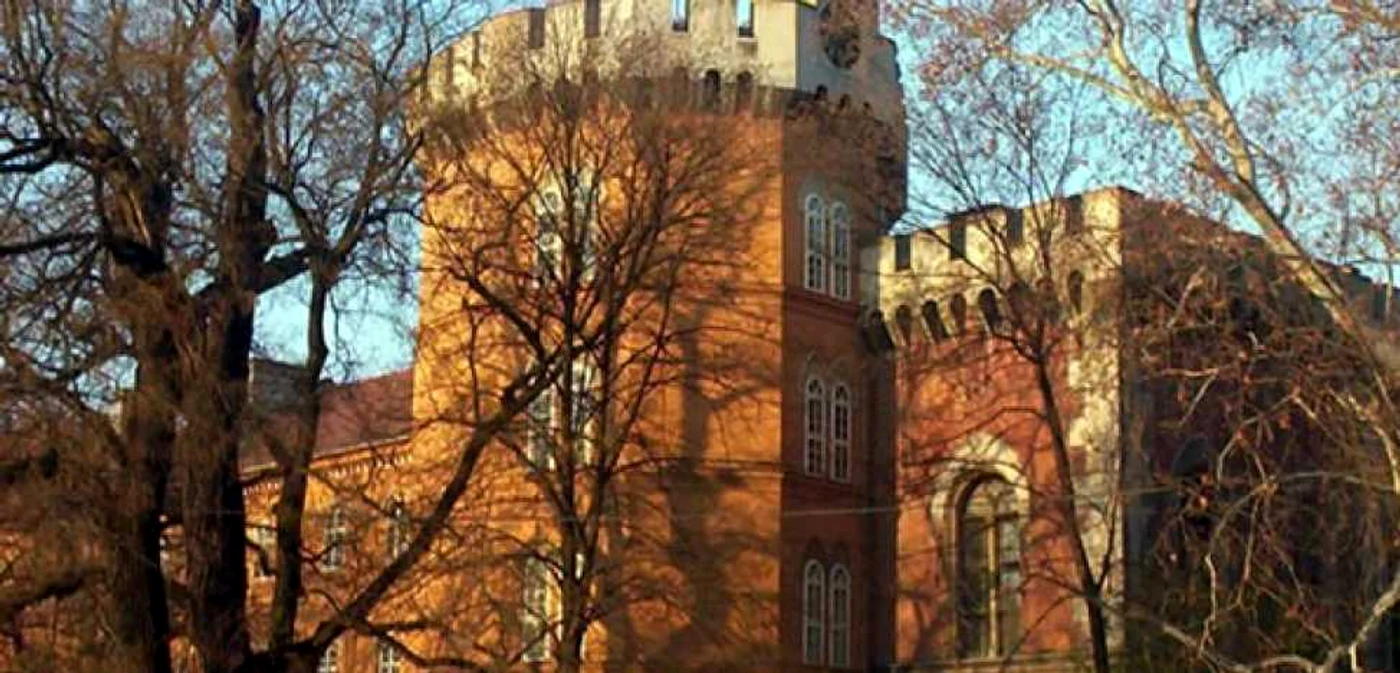Castelul Huniade găzduieşte astăzi Muzeul Banatului