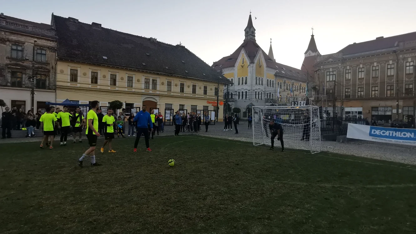 Teren de fotbal în Traian FOTO Ștefan Both