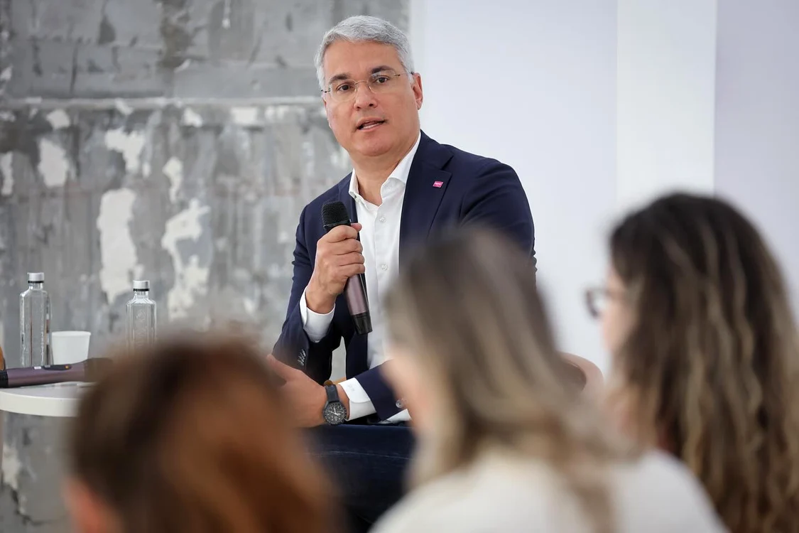 Dragoş Pîslaru a prezentat concluziile preliminare după primele consultări. FOTO: Facebook