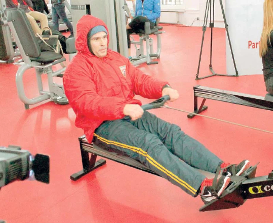 
    Călin a început  antrenamentul  cu 76,5 kilograme  şi a ajuns la 72  