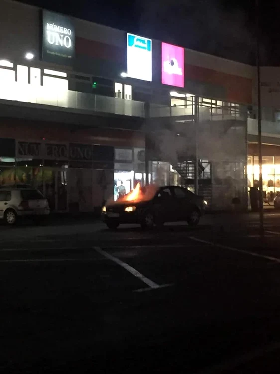 incendiu masina KFC