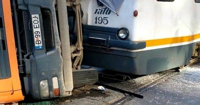 accident tramvai camion foti isu