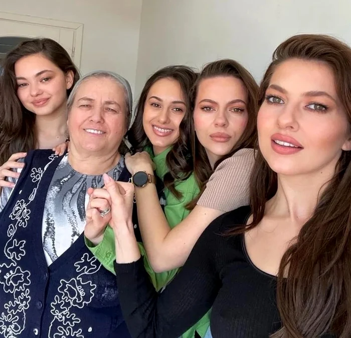 Surorile Buble, alături de iubita lor mamă