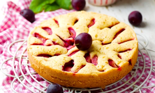 tarta cu prune si mac jpeg