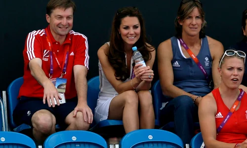 Kate Middleton în fustă mini foto profimedia (3) jpg
