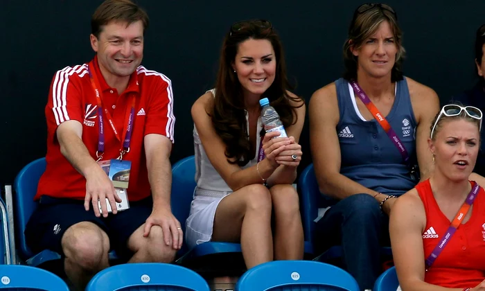 Kate Middleton în fustă mini foto profimedia (3) jpg