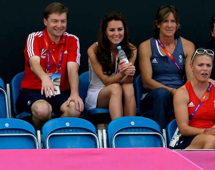 Kate Middleton în fustă mini foto profimedia (3) jpg