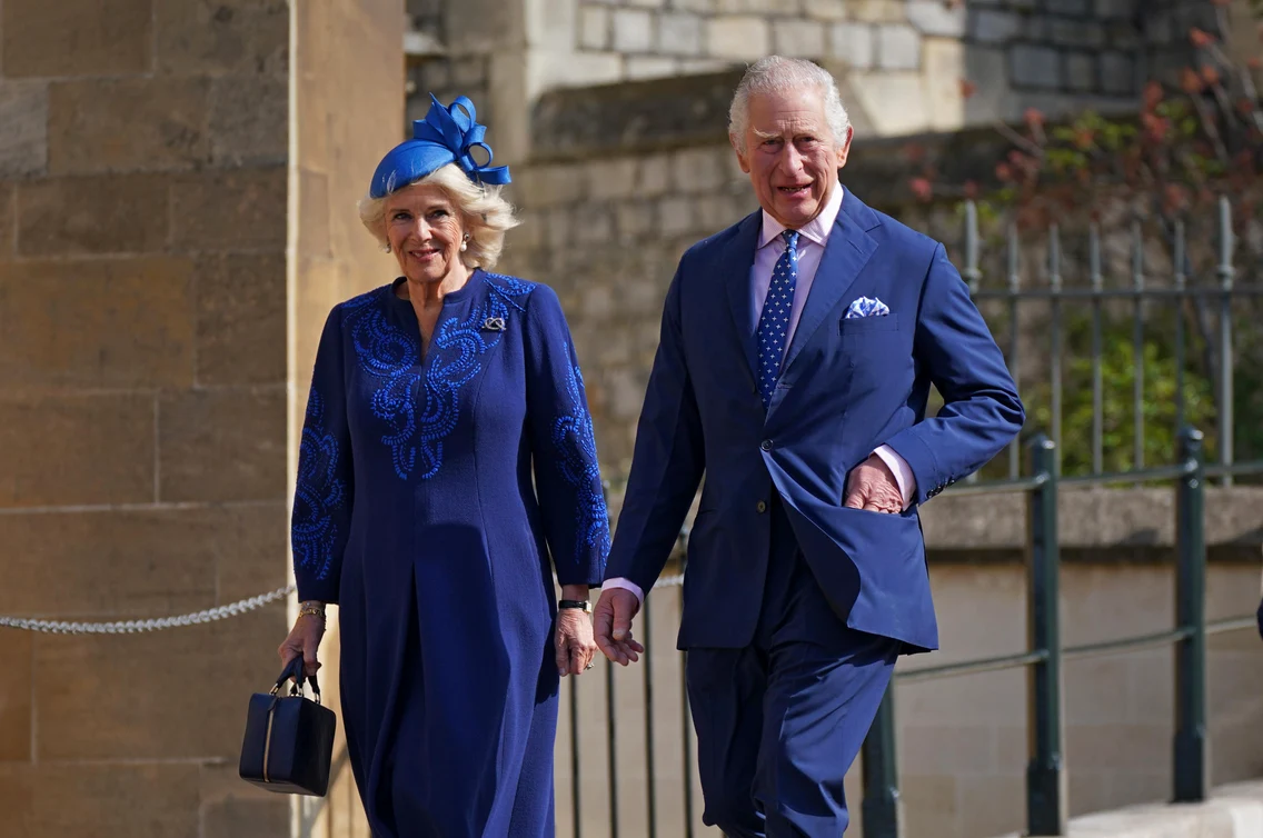 Regina Camilla și Regele Charles la slujba de Paște