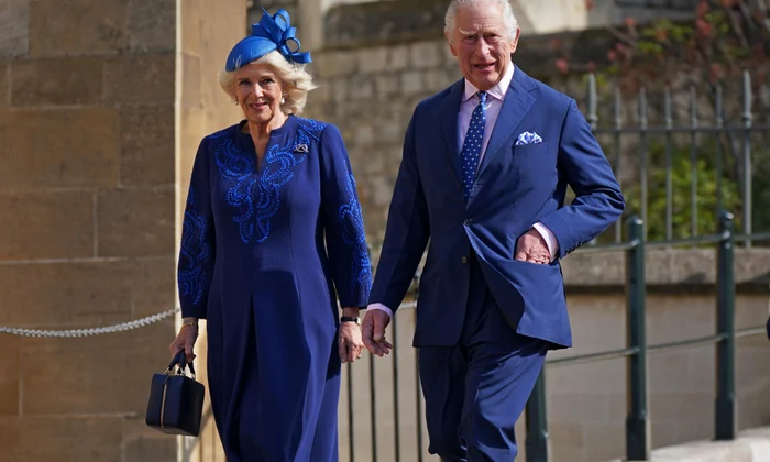 Regina Camilla și Regele Charles la slujba de Paște (1) jpg