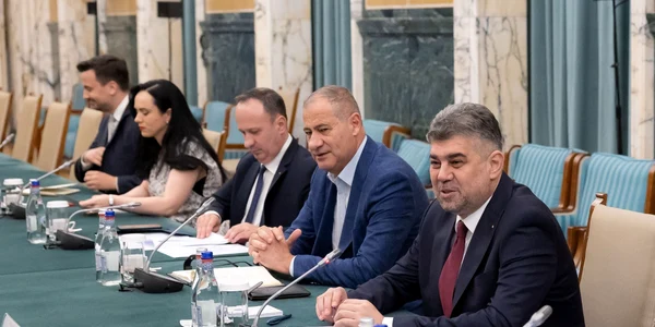 Marcel Ciolacu si Marian Neacsu plus Simona Bucura Oprescu FOTO MCiolacu jpg