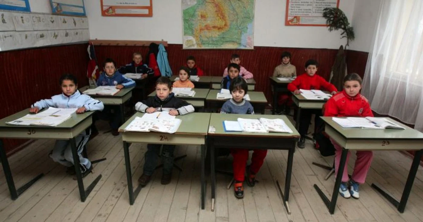Profesorii câştigă 4000 de lei net, pe lună