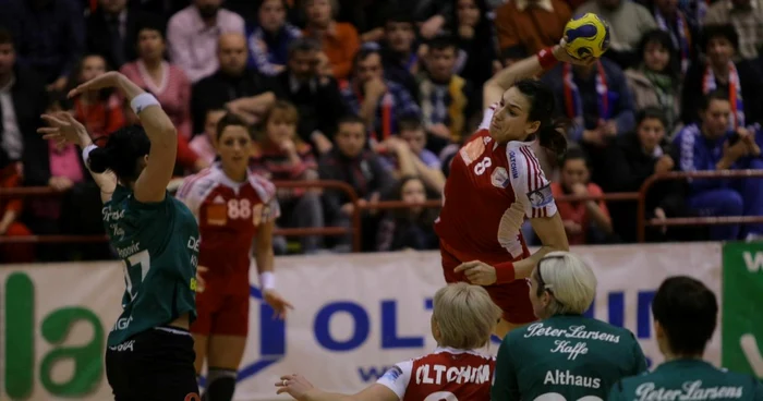 Absenţa Cristinei Neagu (autoare a 8 goluri în tur) a contat decisiv pe tabelă