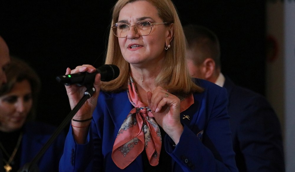 Marcel Ciolacu a convocat-o pe Elisabeta Lipǎ pe tema primelor pentru sportivi. USR cere clarificări de la Elisabeta Lipa