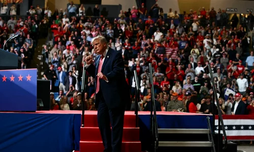 trump la un meeting in kansas jpg