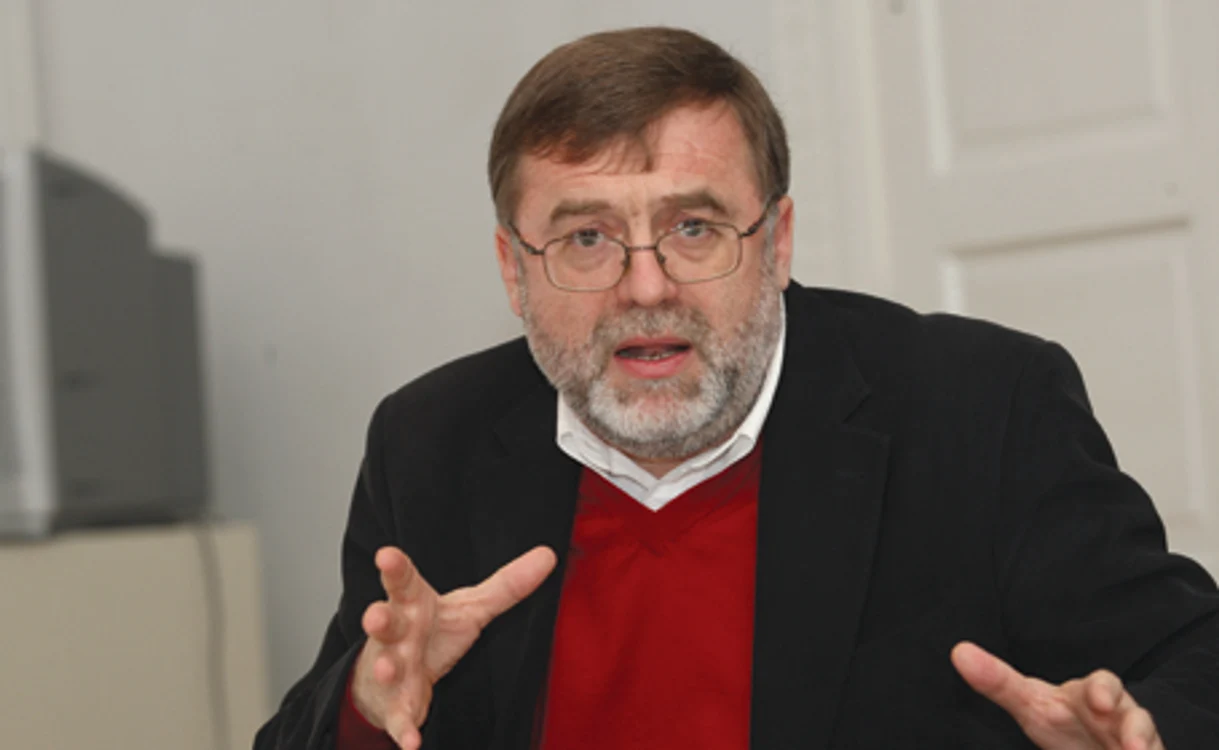 Vişniec povesteşte cu umor cum a fugit din ţară