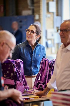 Prințesa Mary a Danemarcei, în cămașă denim de la Ralph Lauren