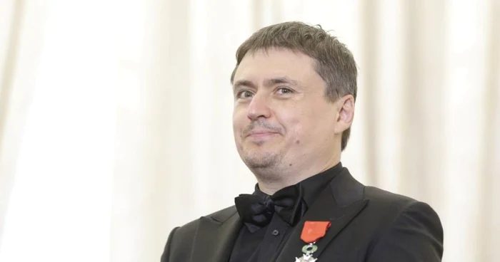 Ordinul Legiunii de Onoare în grad de Cavaler este înmânat regizorului Cristian Mungiu de ambasadorul Franţei Michele Ramis în Bucureşti FOTO Inquam Photos  Octav Ganea