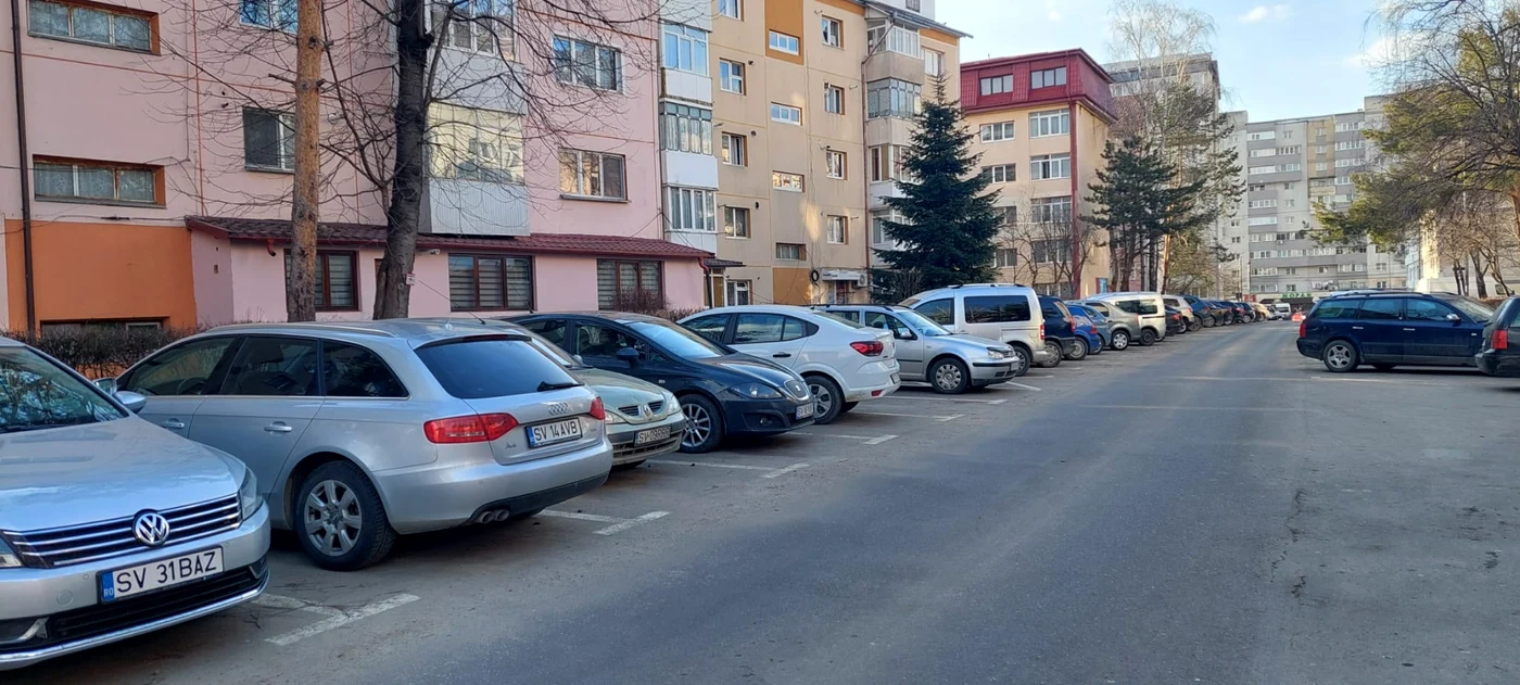 parcare municipiul Suceava, FOTO: Alina Iosif 