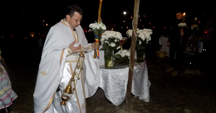 Slujba de Inviere s-a tinut in aer liber - Fotografii Ramona Găină