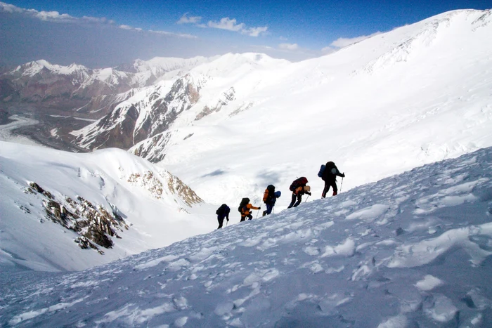 Echipa a fost în 2012 şi pe Vârful Lenin, care va face parte din proiectul Oversummits