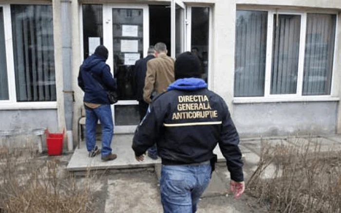 Ofițerul a fost reținut 24 de ore FOTO Arhiva Adevărul