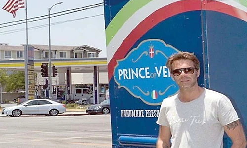 Emanuele Filiberto este Prinţul de Veneţia care vinde paste şi pizza în Los Angeles jpeg