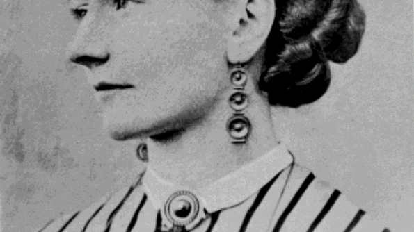 Noul film despre Charles Dickens povesteşte despre iubirea lui secretă gif